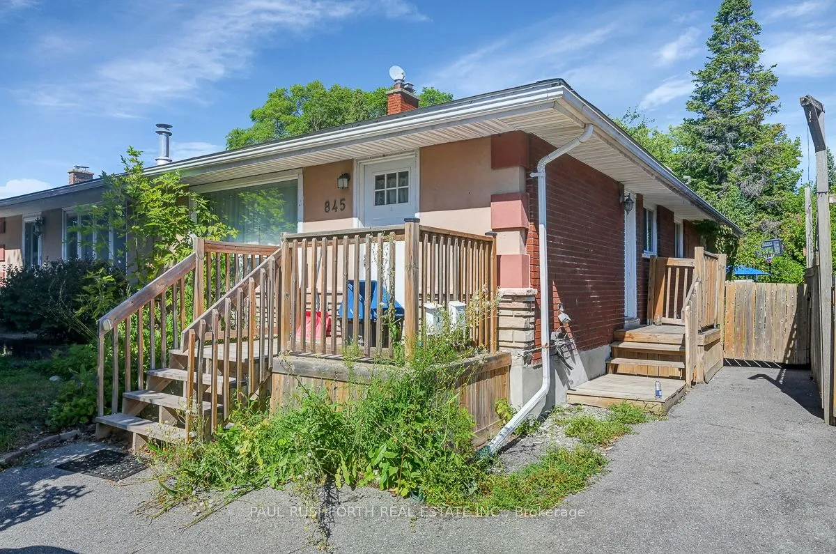 845 Trojan Avenue, ON K1K 2P8