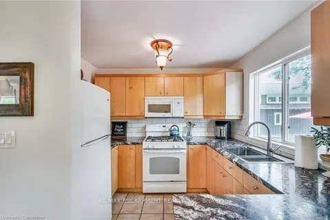 8 Beach Road, ON N0A 1K0