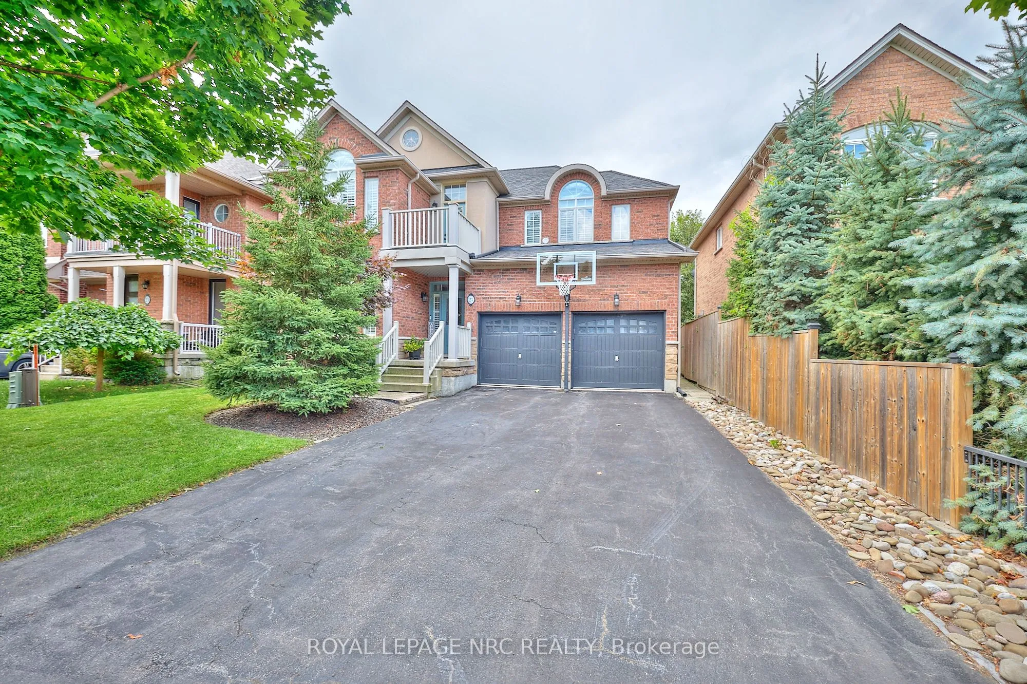 27 Goldeye Drive, ON L8E 6C2