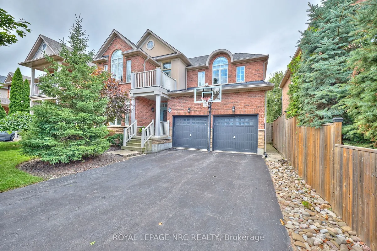 27 Goldeye Drive, ON L8E 6C2