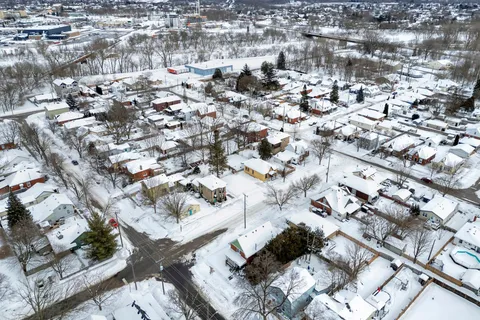 108 Oak Street, ON N3T 2B5