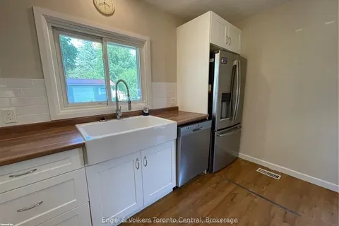 27 Herbert Avenue, ON N0C 1H0