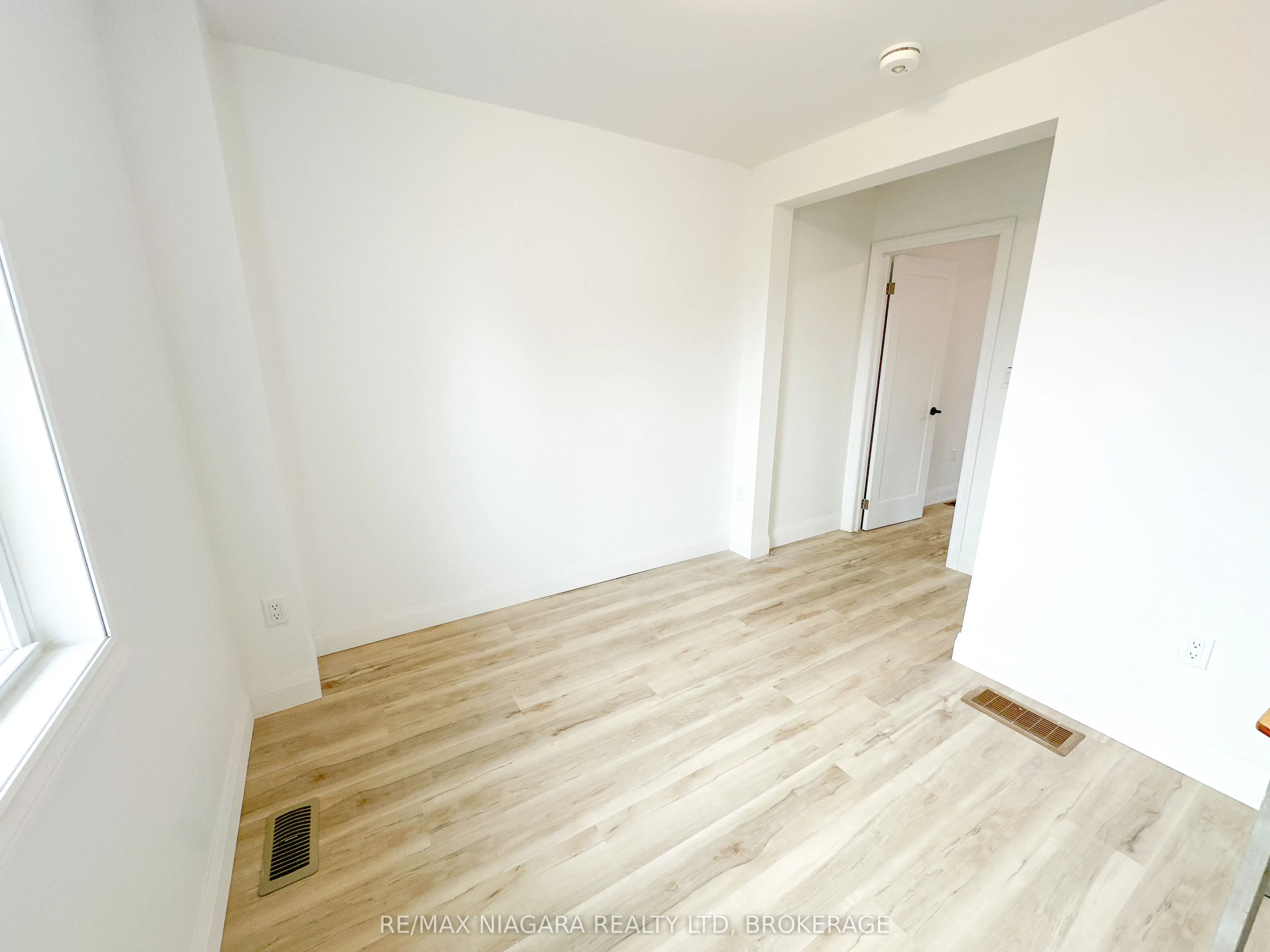 233 PELHAM Road, ON L2S 1W8