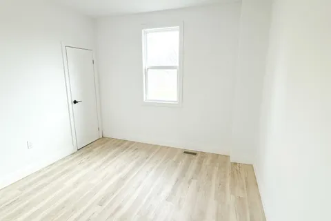 233 PELHAM Road, ON L2S 1W8