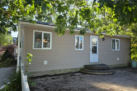 58 Centre Street, ON N0M 1T0