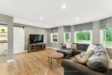 2038 Hilliard Street, ON K9J 6X2