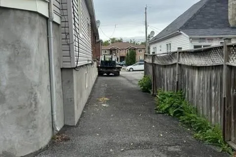 1250 Dorchester Avenue, ON K1Z 8E6