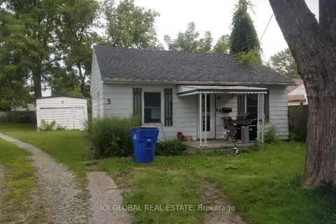 5 Montgomery Crescent, ON N8A 1P3