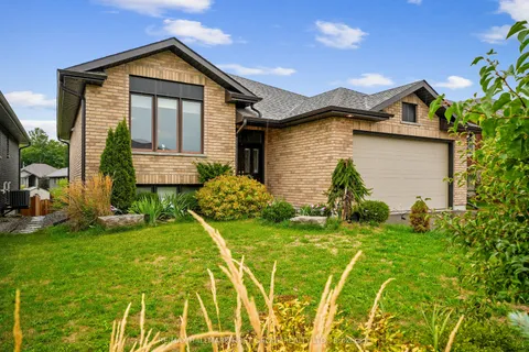 44 Liberty Crescent, ON K8V 0G2