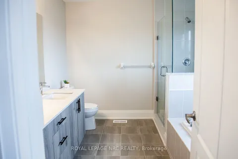 266 PALACE Street, ON L2V 0N3