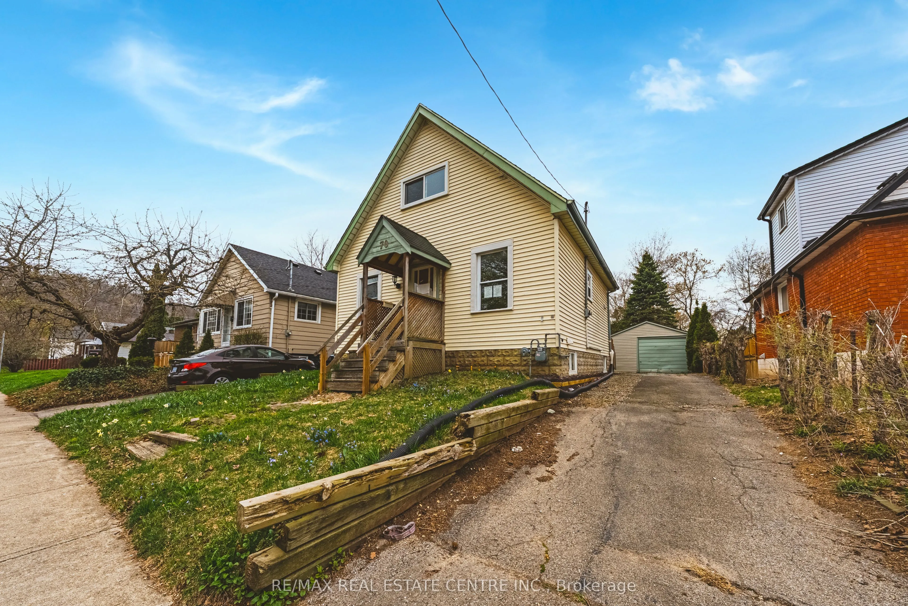 70 Hillview Street, ON L8S 2Z2