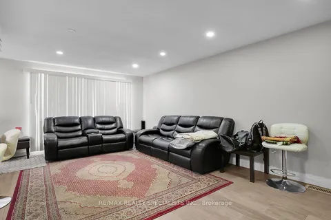 17 LOCUST Crescent, ON N6E 2K1