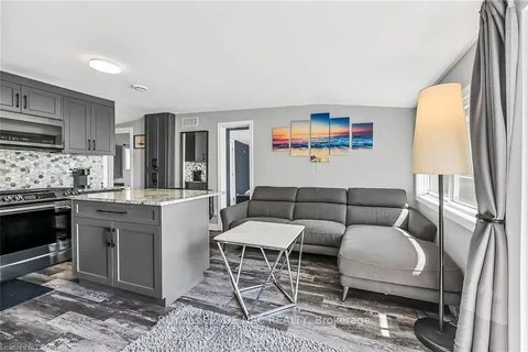 33 Dover Street, ON N1A 2W6