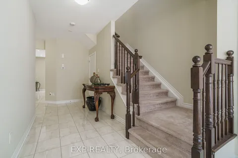 628 Eagle Crest Heights, ON K2S 2E6