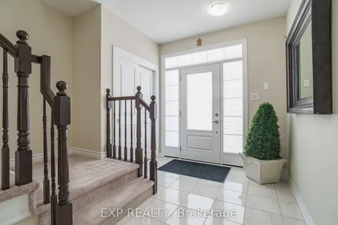 628 Eagle Crest Heights, ON K2S 2E6