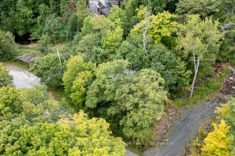 33 Pinewood Road, ON P2A 2W7