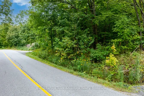 33 Pinewood Road, ON P2A 2W7