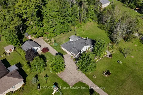 106 Drive-In Crescent, ON N4K 5N7