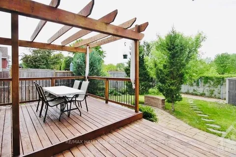 4464 Shoreline Drive, ON K1V 1R7