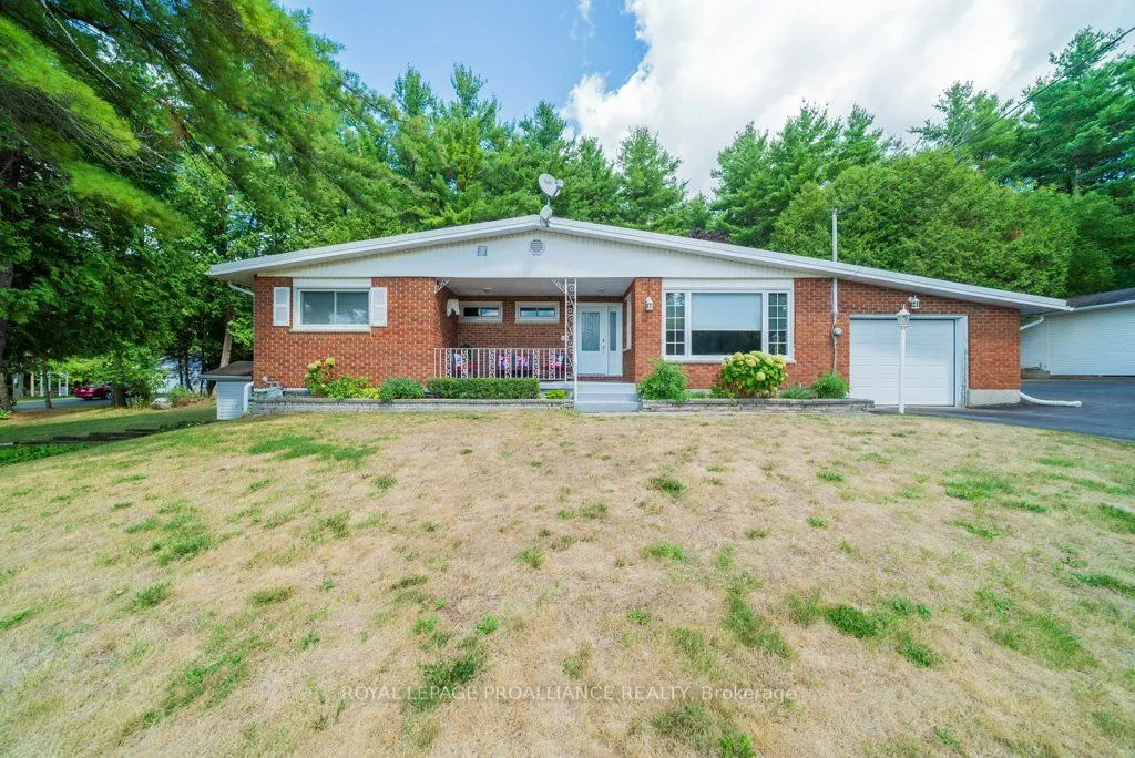 1676 Foxboro Stirling Road, ON K0K 3E0