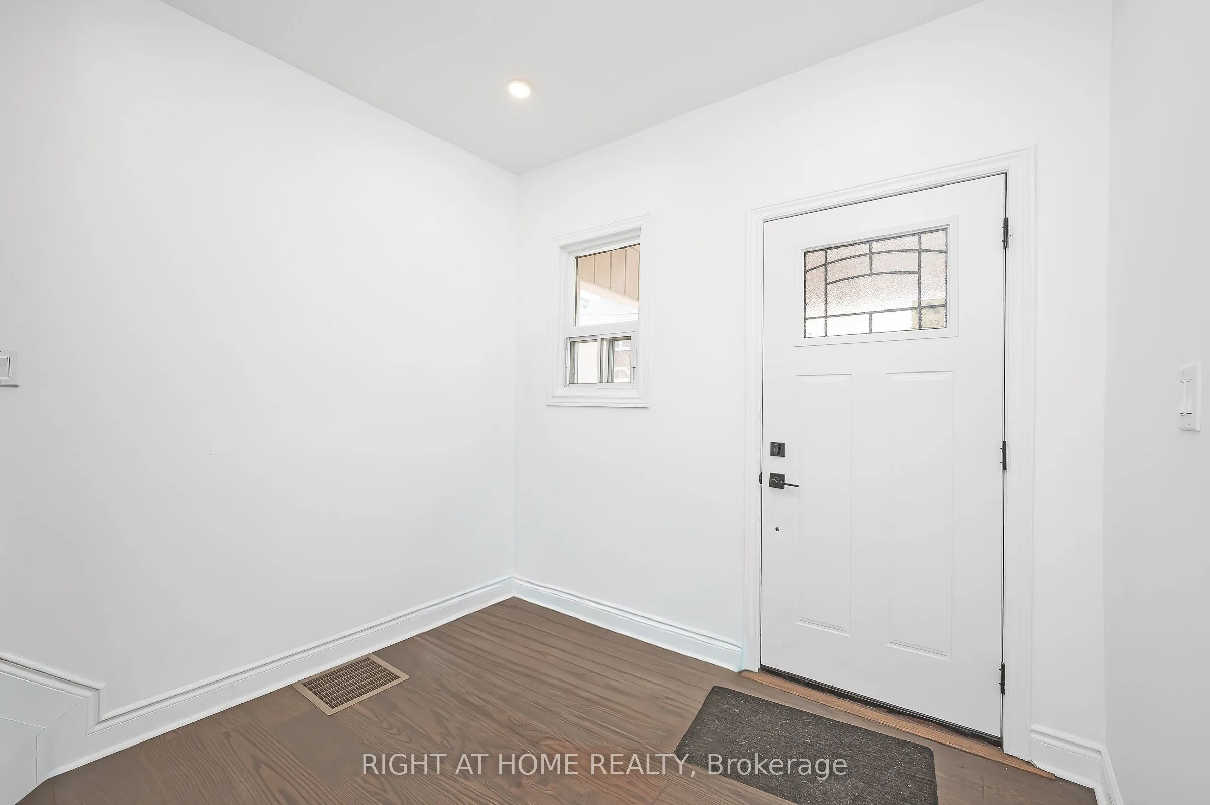 18 Huntley Street, ON L8L 5X7