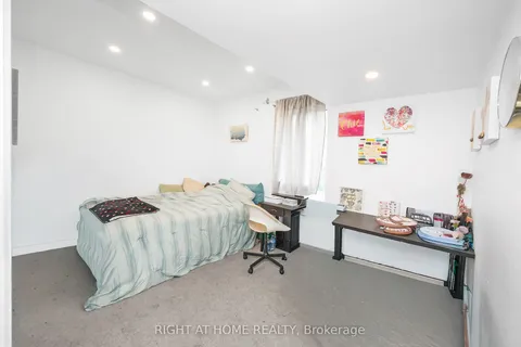 18 Huntley Street, ON L8L 5X7