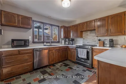 417 Highway 140 Highway, ON L3B 5N7