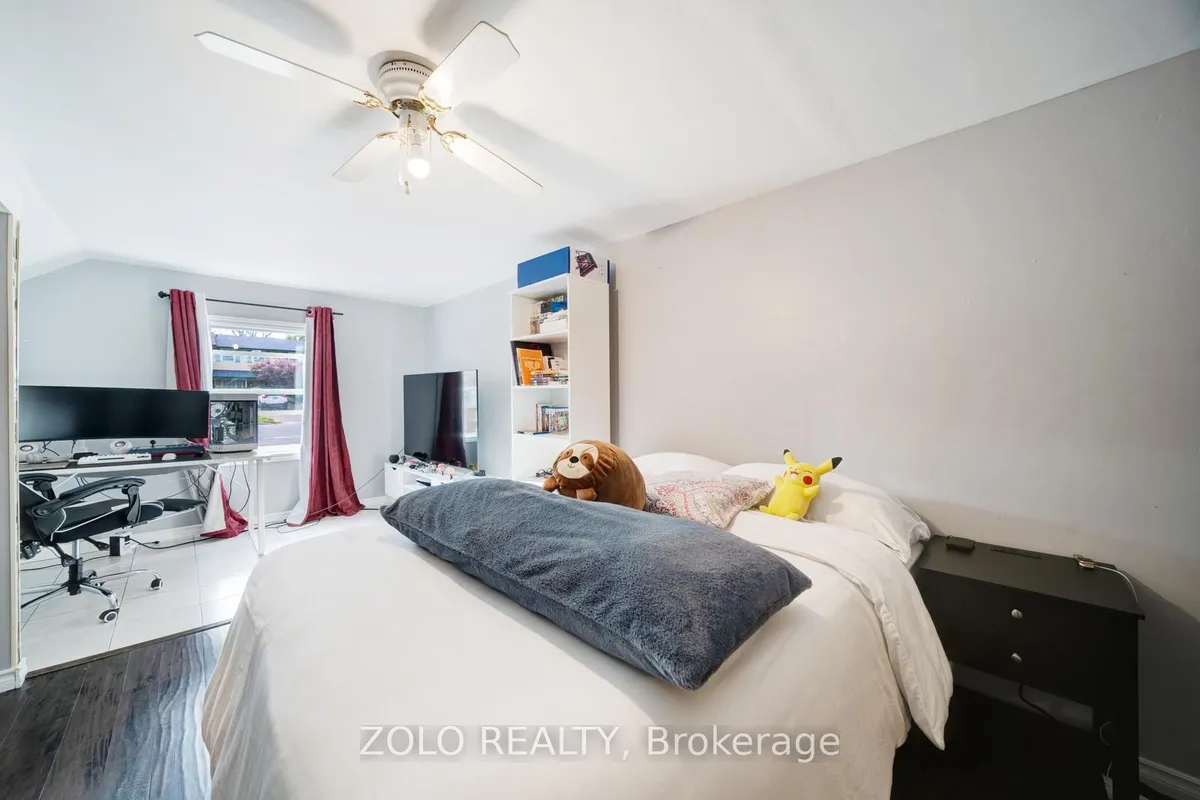 2048 Walker Avenue, ON K9L 1S1