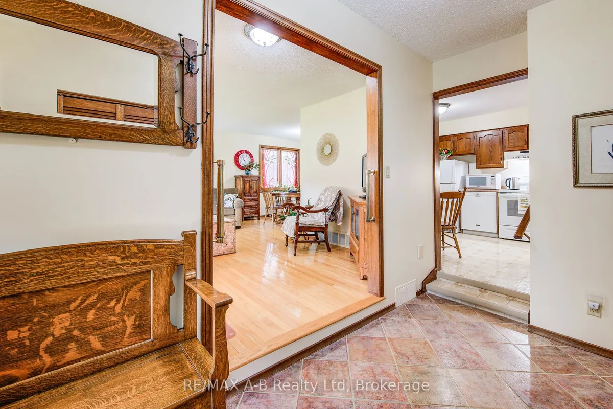 80 Queen Street, ON N0B 2R0