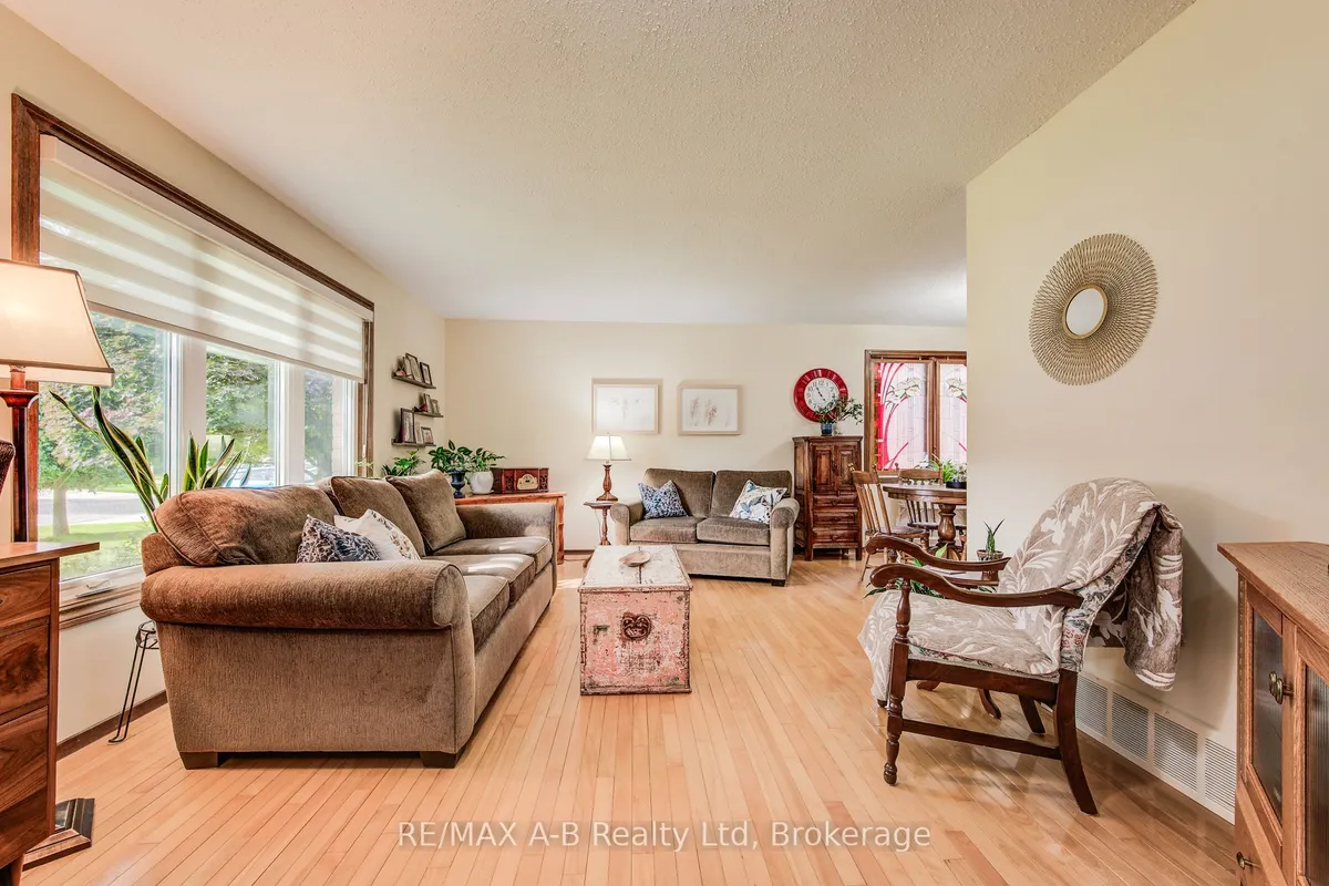 80 Queen Street, ON N0B 2R0