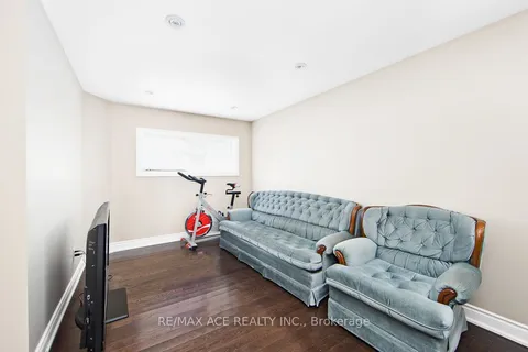 205 Emerson Street, ON L8S 2Y3