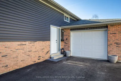 19 Southglen Road, ON N3R 6Z8