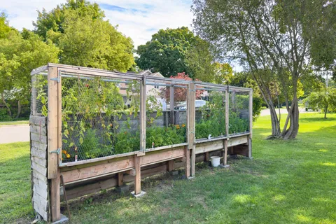 633 Wellington Street, ON N0H 2C4