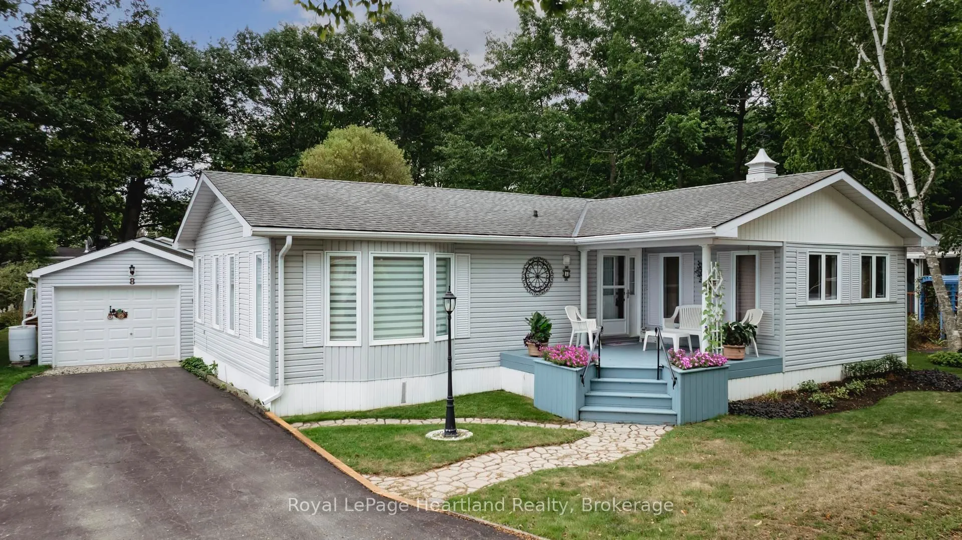 8 Cree Lane, ON N7A 3Y2