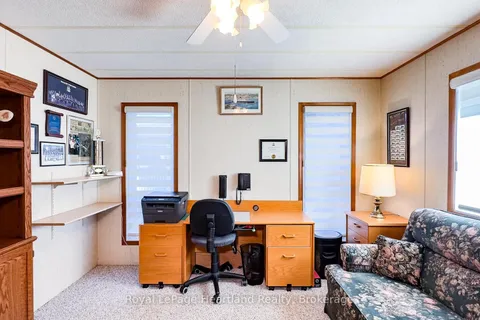 8 Cree Lane, ON N7A 3Y2