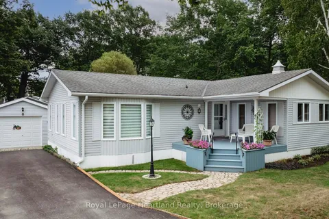 8 Cree Lane, ON N7A 3Y2