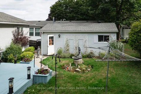 8 Cree Lane, ON N7A 3Y2