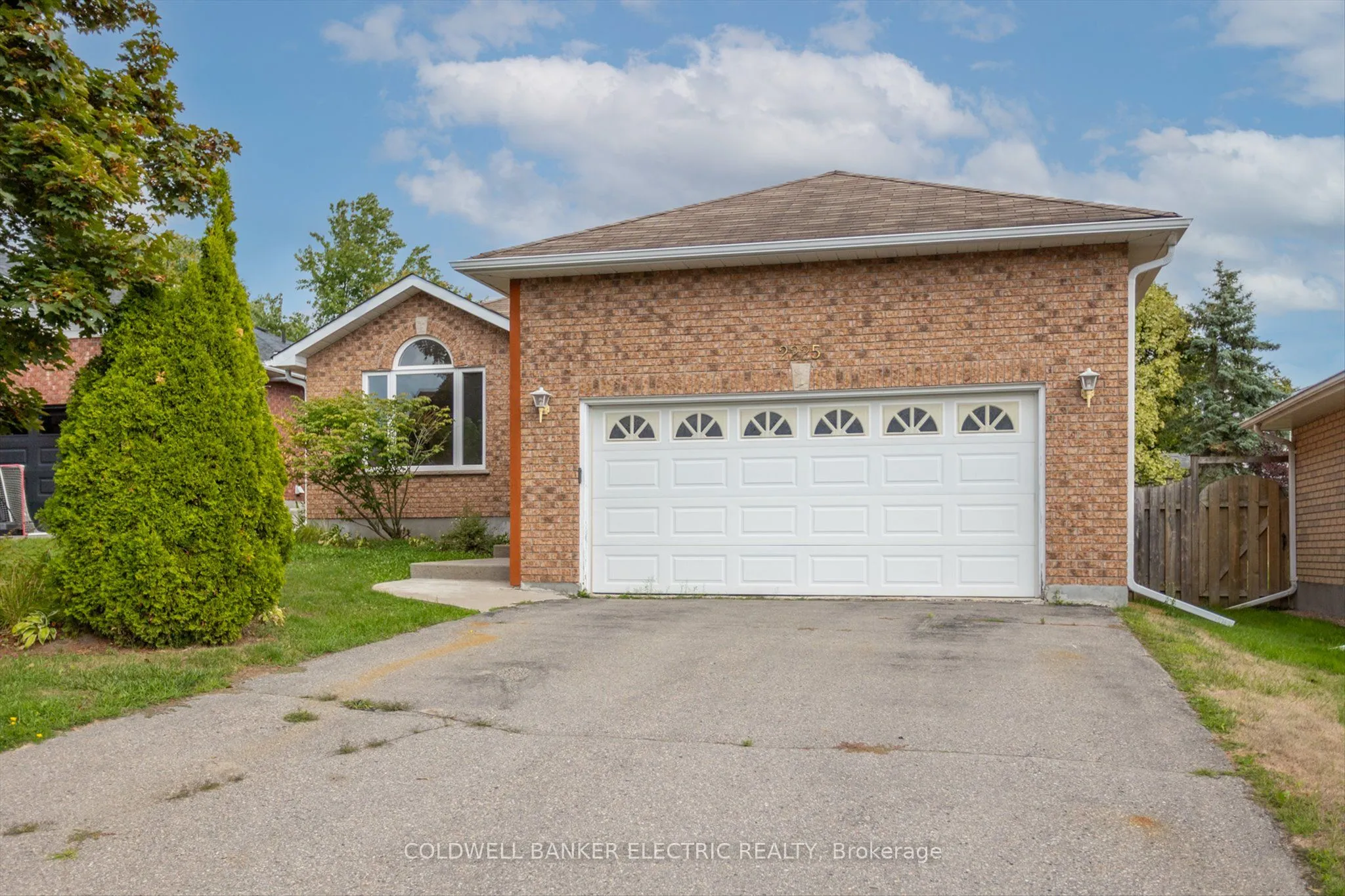 2225 Lorraine Drive, ON K9L 1Y6