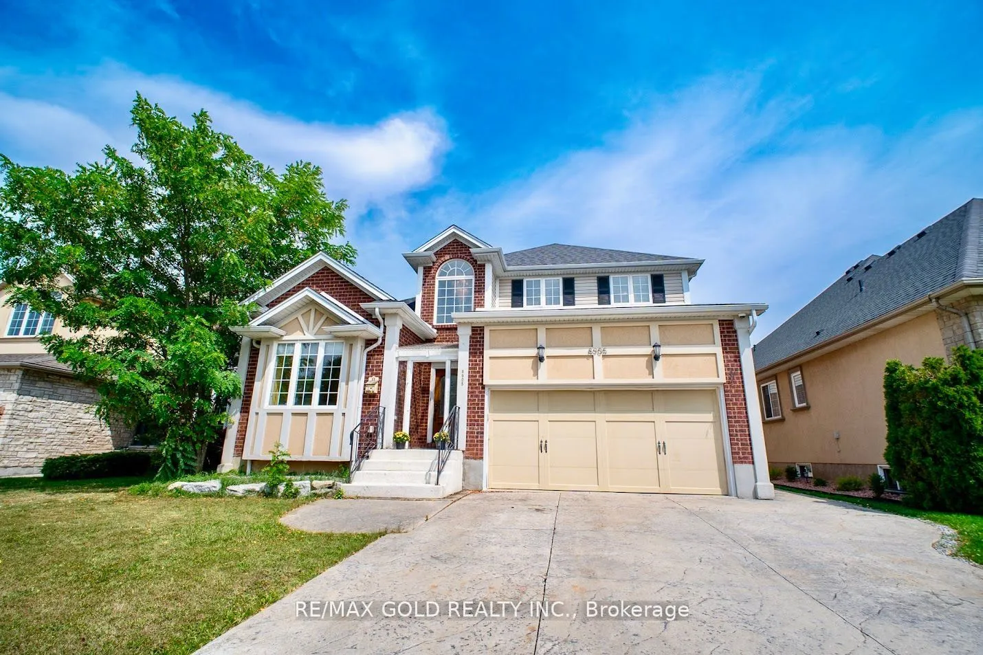 8905 MCGARRY Drive, ON L2H 3P1