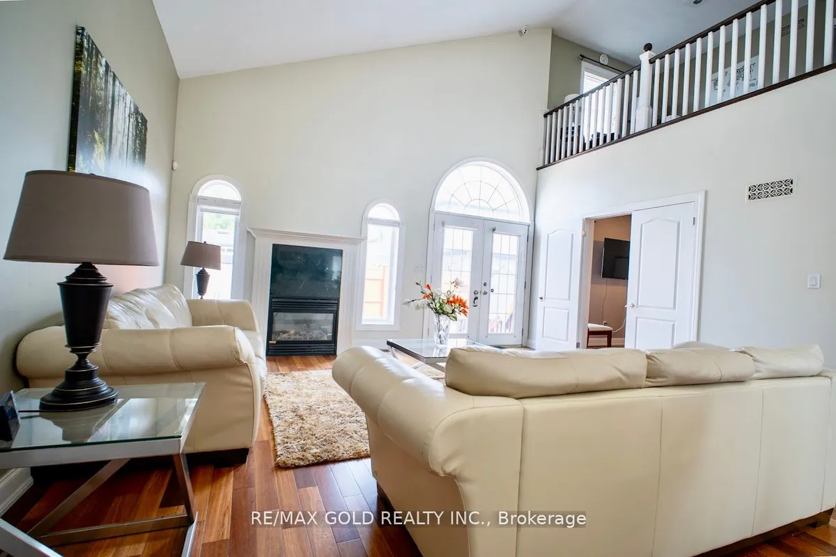 8905 MCGARRY Drive, ON L2H 3P1