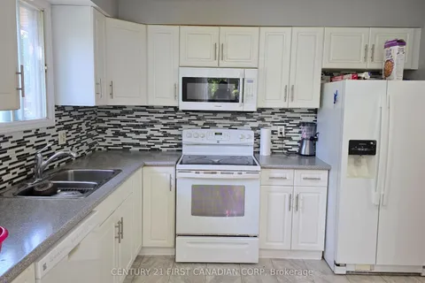 2 Muriel Crescent, ON N6E 2K5