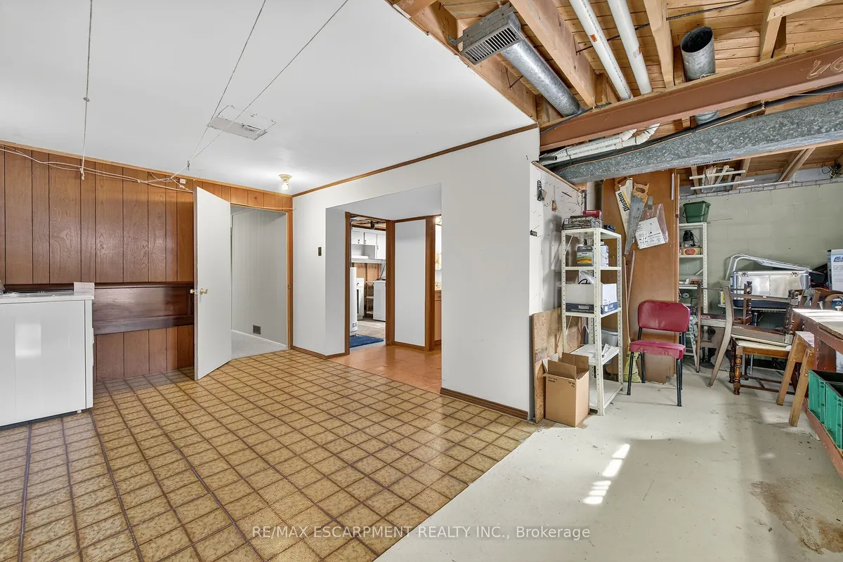 64 Luscombe Street, ON L9A 2J8