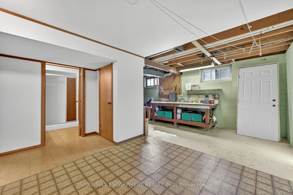 64 Luscombe Street, ON L9A 2J8