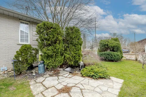 196 Hull Road, ON N7G 3P2