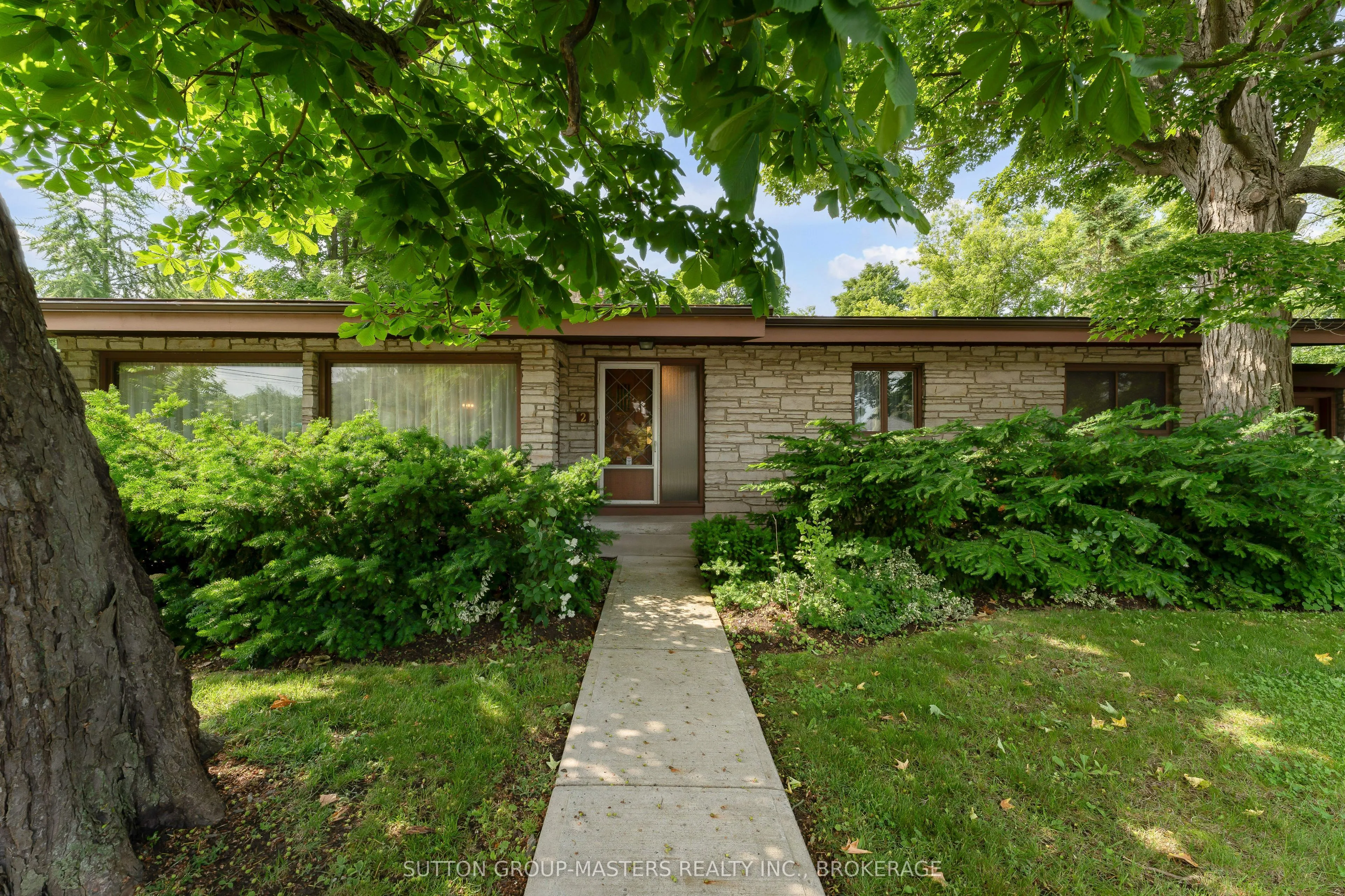 2 Churchill Street, ON K7M 2K5