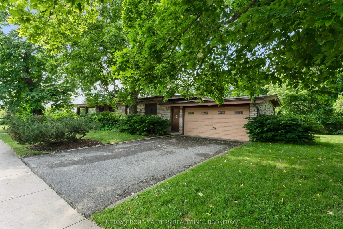 2 Churchill Street, ON K7M 2K5