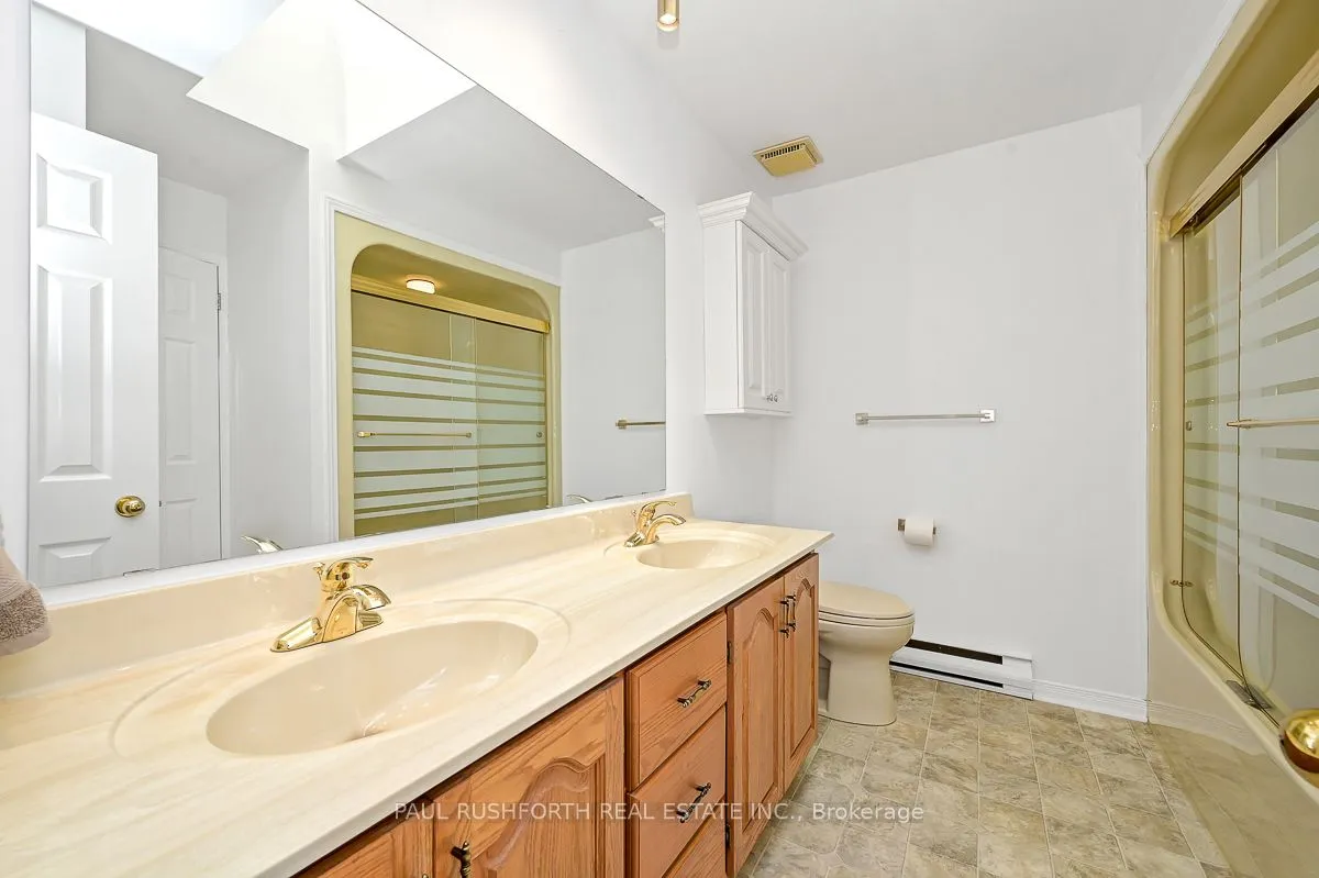 16 Oakley Avenue, ON K2B 6M6