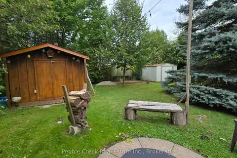 6 Park Road, ON N7A 3X8