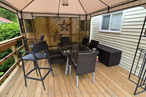 6 Park Road, ON N7A 3X8