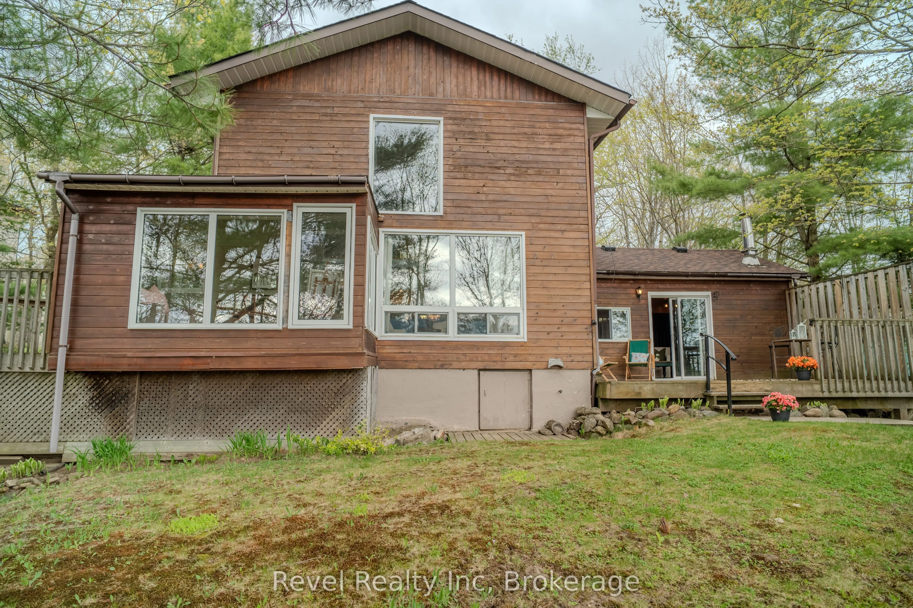 14 Swallow Road, ON P2A 2W7